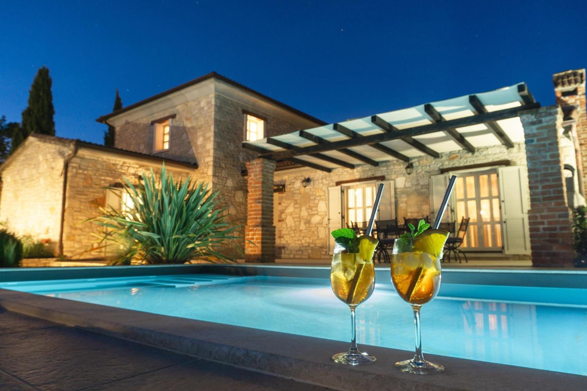 Villa Melissa - Istrisches Steinhaus Mit Pool In Guter Lage Sveti Lovrec Pazenaticki Exterior photo